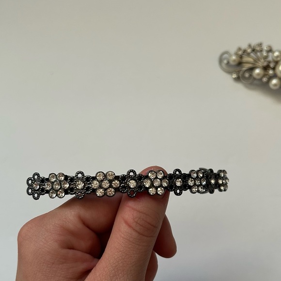 🩷BUNDLE OF 4 HAIR PINS GOLD SILVER BARRETTES DIAMOND SPARKLE WEDDING TRENDING - Picture 5 of 8